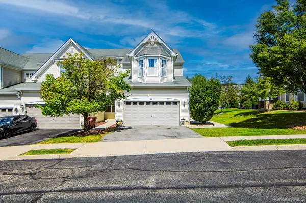 11 Cobblestone LN, Middletown, NY 10940