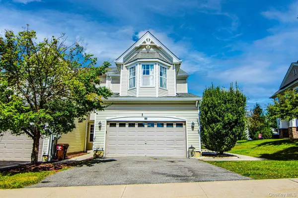 11 Cobblestone LN, Middletown, NY 10940