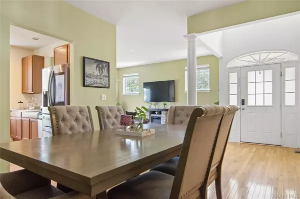 11 Cobblestone LN, Middletown, NY 10940