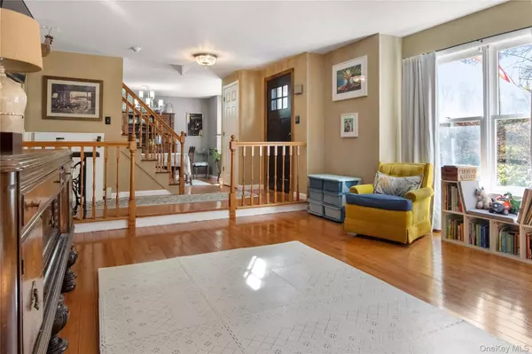 12 Chapel RD, Newburgh, NY 12550