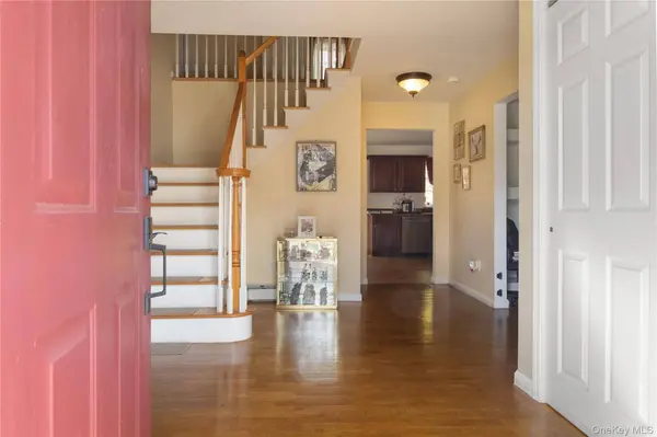 4 Wayne CT, Middletown, NY 10941