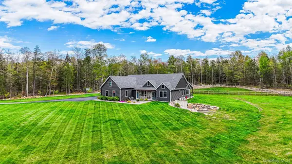 240 Sinsabaugh RD, Pine Bush, NY 12566