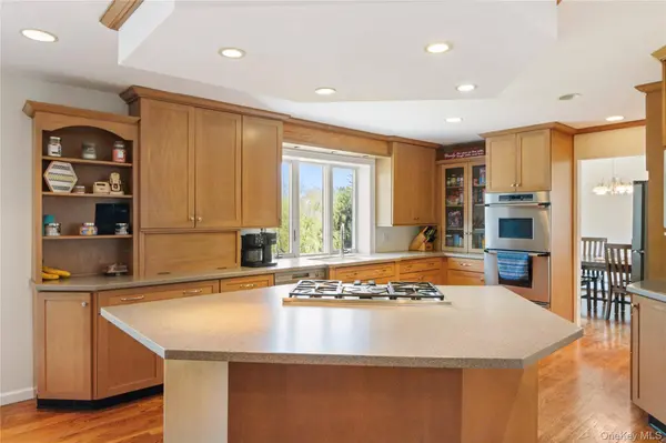 10 Sunset HTS, Monroe, NY 10950