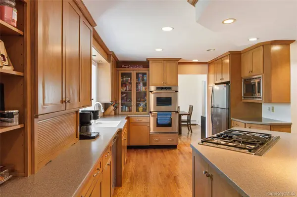 10 Sunset HTS, Monroe, NY 10950