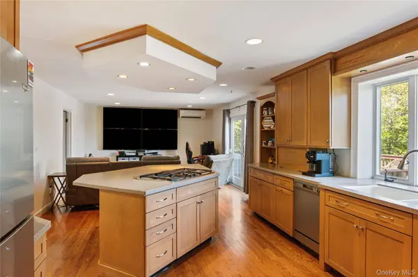 10 Sunset HTS, Monroe, NY 10950