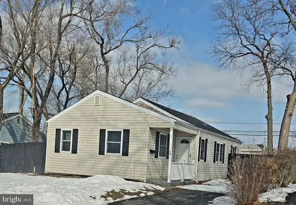 38 LEA RD, New Castle, DE 19720