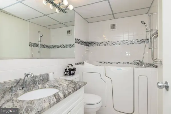 1001 CITY AVE #W-813, Wynnewood, PA 19096