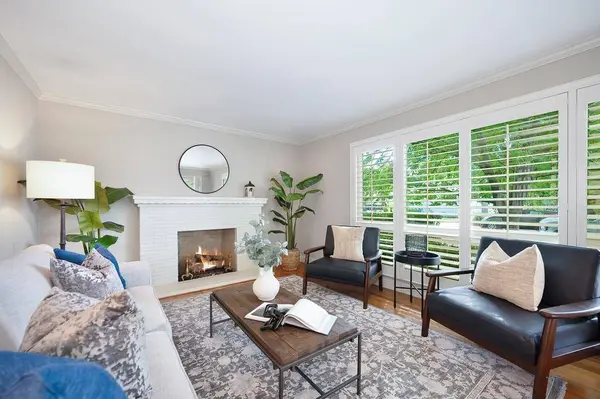 209 43rd St, Sacramento, CA 95819