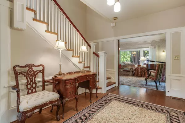 1863 Vallejo WAY, Sacramento, CA 95818