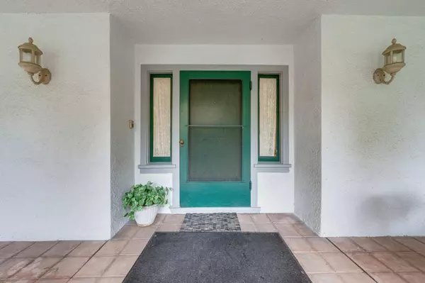 1863 Vallejo WAY, Sacramento, CA 95818