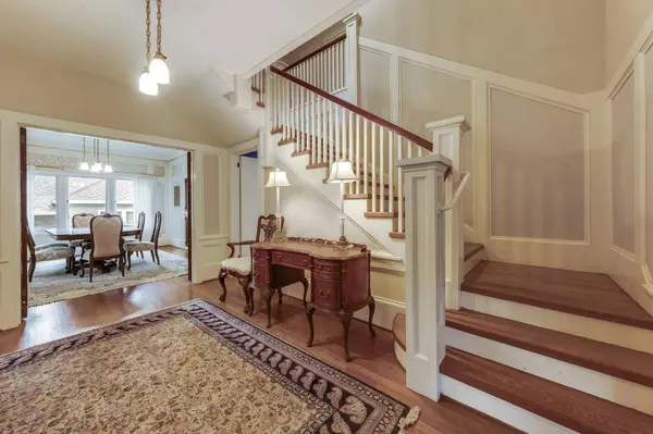 1863 Vallejo WAY, Sacramento, CA 95818