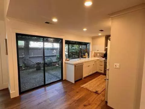 401 Dunbarton CIR, Sacramento, CA 95825