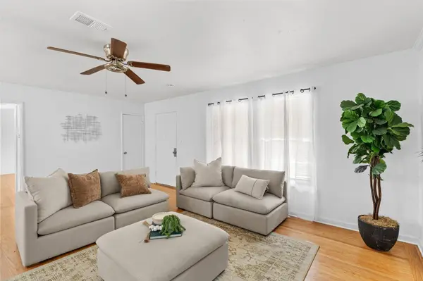 7043 Demaret DR, Sacramento, CA 95822