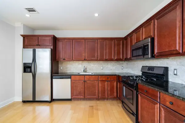 769 MONTGOMERY ST #501, Jc Journal Square, NJ 07306