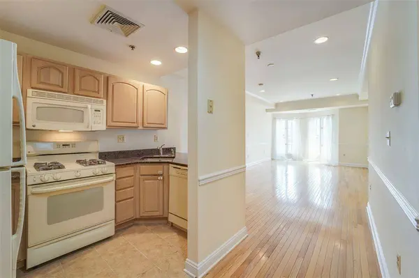 84 ADAMS ST  #3D, Hoboken, NJ 07030