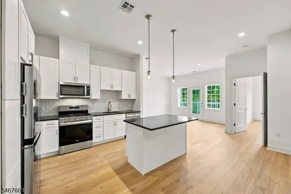 17 Hook Mt Rd #211