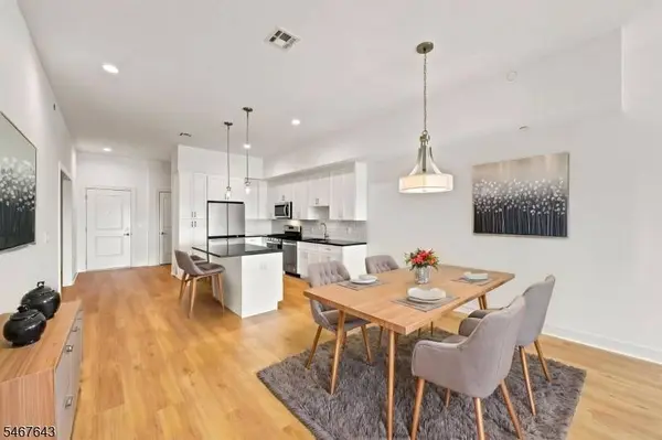 17 Hook Mt Rd #202, Montville Twp., NJ 07058