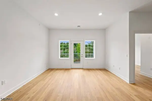17 Hook Mt Rd #211, Montville Twp., NJ 07058