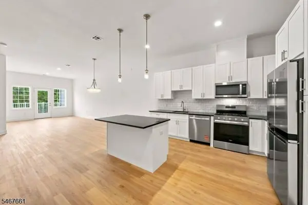 17 Hook Mt Rd #211, Montville Twp., NJ 07058