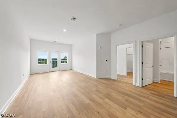 17 Hook Mt Rd #202, Montville Twp., NJ 07058