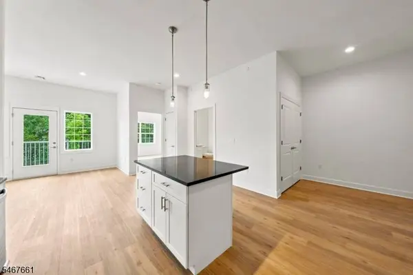 17 Hook Mt Rd #211, Montville Twp., NJ 07058
