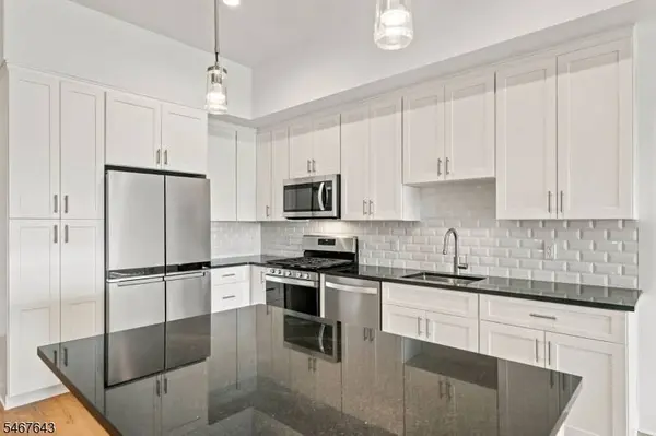 17 Hook Mt Rd #202, Montville Twp., NJ 07058