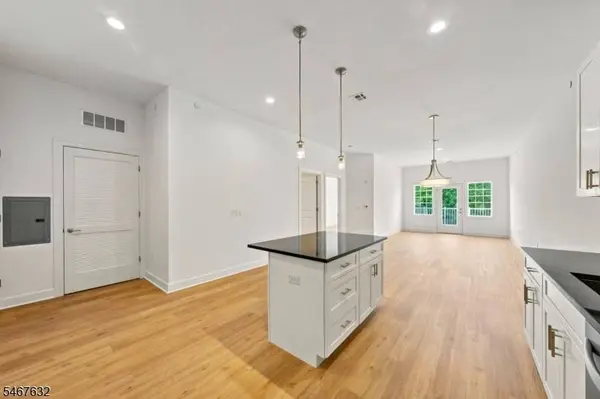 17 Hook Mt Rd #209