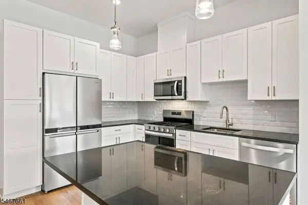 17 Hook Mt Rd #211, Montville Twp., NJ 07058