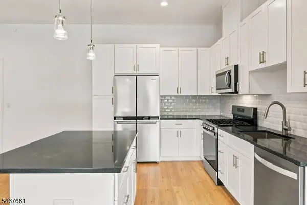 17 Hook Mt Rd #211, Montville Twp., NJ 07058