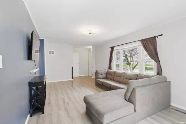 1154 Melbourne Drive, New Haven, IN 46774-2644