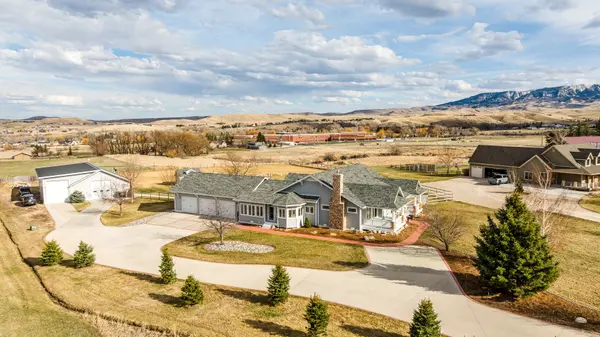11 Valley Rd, Sheridan, WY 82801-9055
