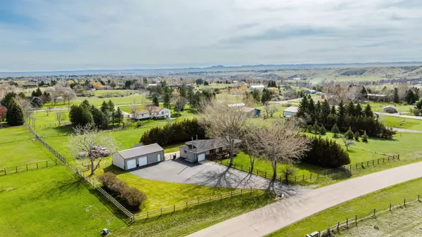 35 Golf Course RD, Sheridan, WY 82801