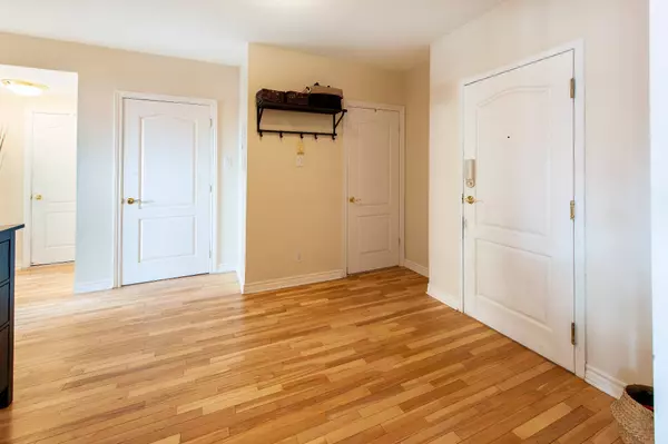 4711 Av. Plamondon #206, Montréal (côte-des-neiges/notre-dame-de-grâce), QC H3Z2A4