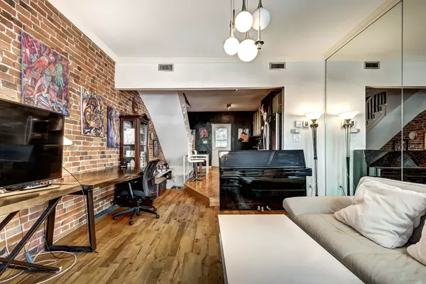 3548 Av. Coloniale, Montréal (le Plateau-mont-royal), QC H2X2Y4