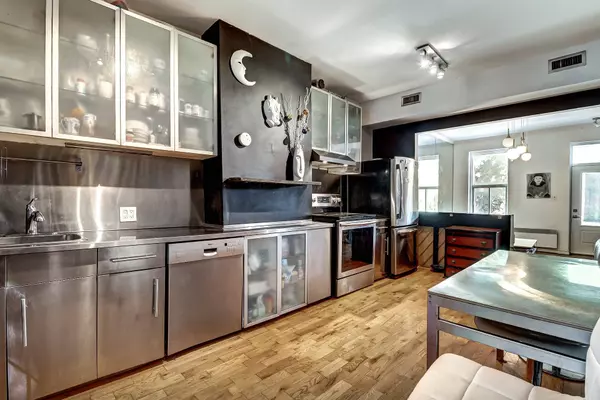 3548 Av. Coloniale, Montréal (le Plateau-mont-royal), QC H2X2Y4