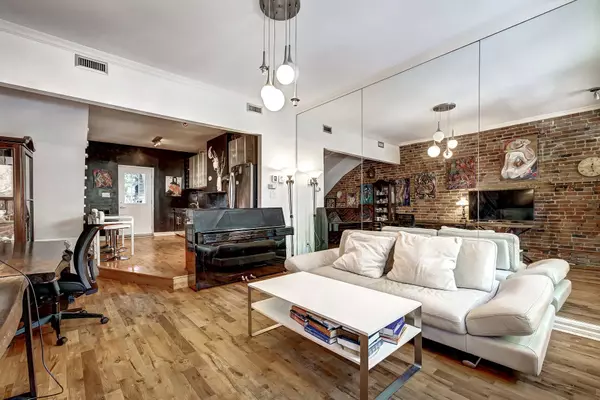 3548 Av. Coloniale, Montréal (le Plateau-mont-royal), QC H2X2Y4