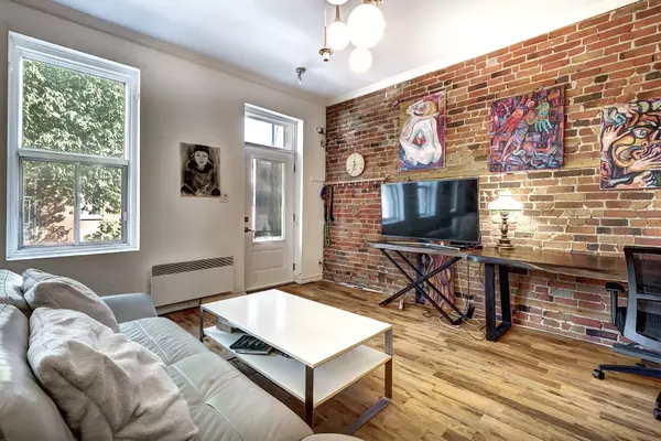 3548 Av. Coloniale, Montréal (le Plateau-mont-royal), QC H2X2Y4