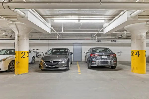 765 Rue Bourget #401, Montréal (le Sud-ouest), QC H4C0A5