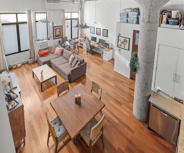 765 Rue Bourget #401, Montréal (le Sud-ouest), QC H4C0A5