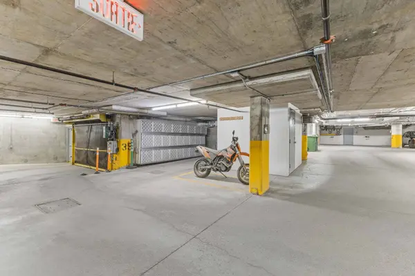 765 Rue Bourget #401, Montréal (le Sud-ouest), QC H4C0A5