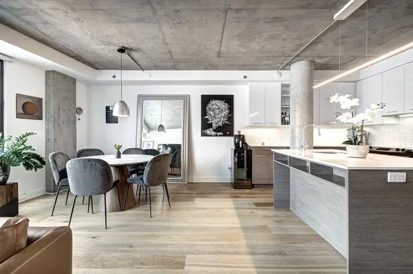 1010 Rue William #705, Montréal (le Sud-ouest), QC H3C0K8