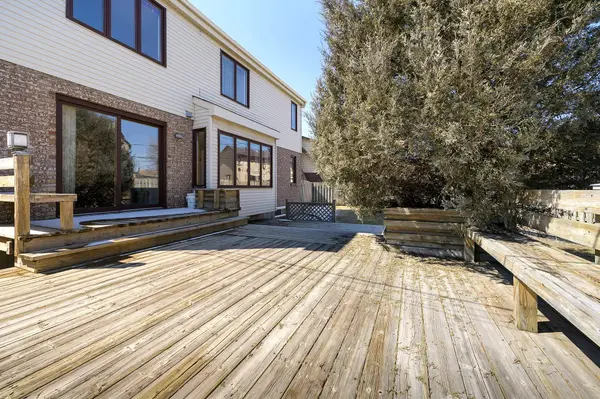 1084 Rue Le Gardeur, Dorval, QC H9S5N6