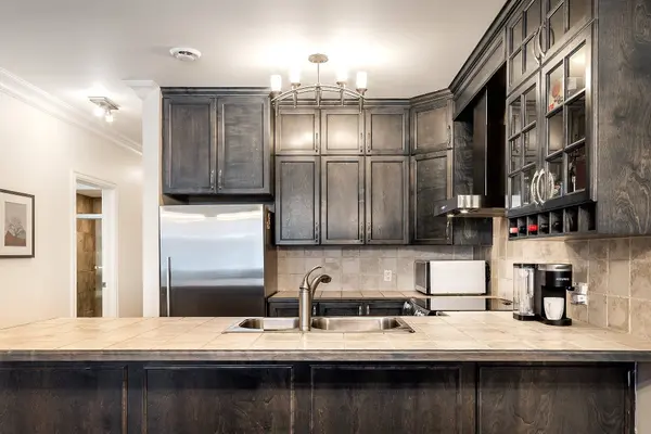50 Rue Ste-Marguerite #102, Montréal (le Sud-ouest), QC H4C0A3