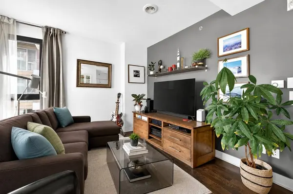 1010 Rue William #516, Montréal (le Sud-ouest), QC H3C0K8