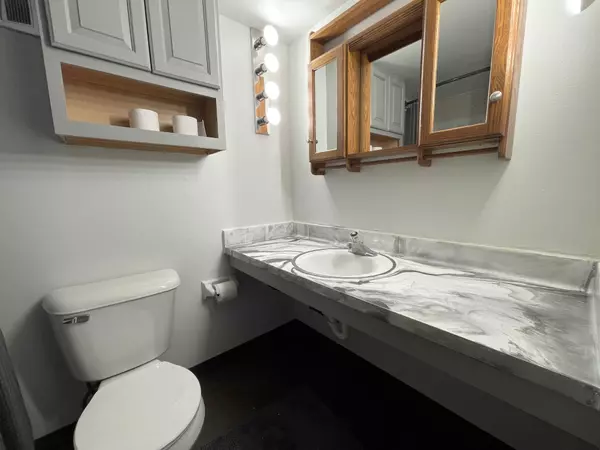 8867 N 95th St #A, Milwaukee, WI 53224-7146