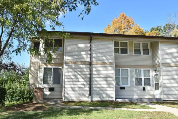 8867 N 95th St #A, Milwaukee, WI 53224-7146