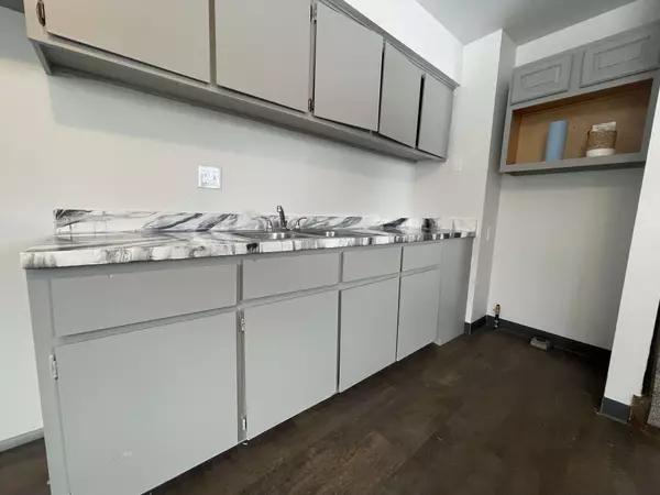 8867 N 95th St #A, Milwaukee, WI 53224-7146