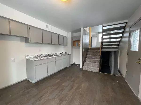 8867 N 95th St #A, Milwaukee, WI 53224-7146