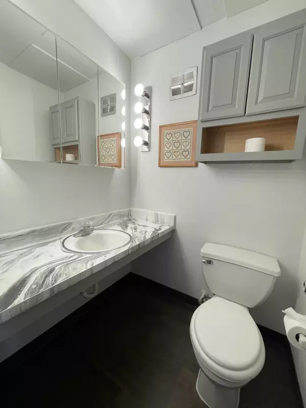 8867 N 95th St #A, Milwaukee, WI 53224-7146