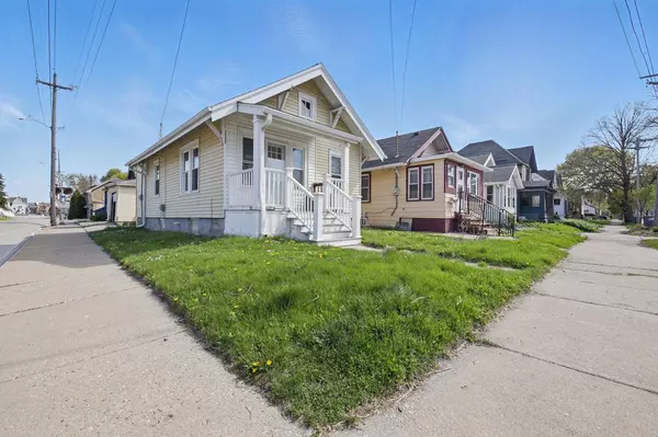 150 Cook STREET, Waukesha, WI 53186